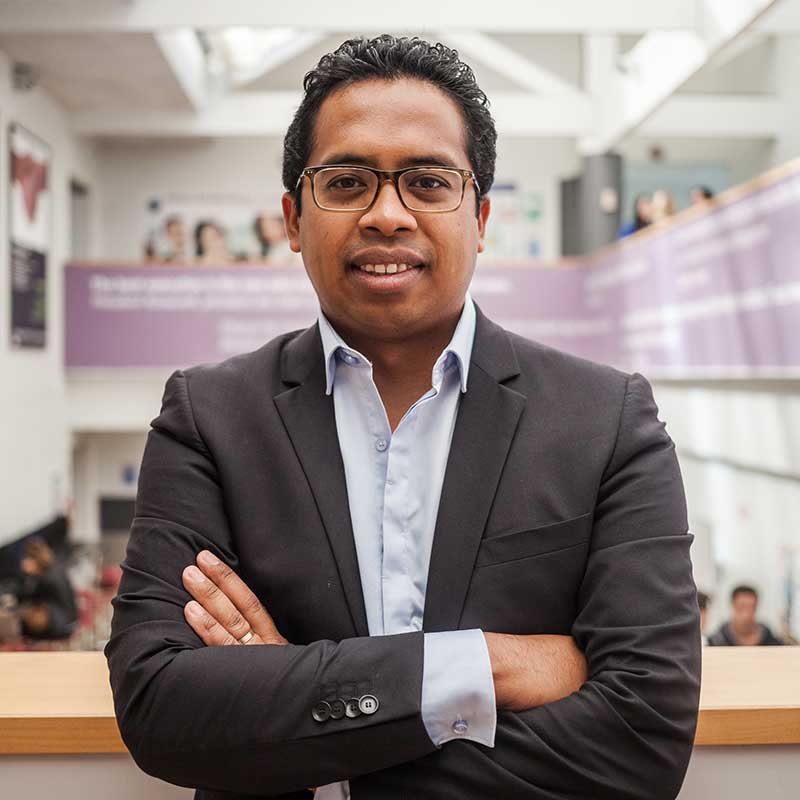 Dimbi Ramonjy, Professeur-chercheur chez Excelia 