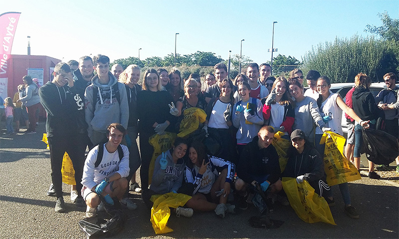 Etudiants du Bachelor Business au World Clean Up Day